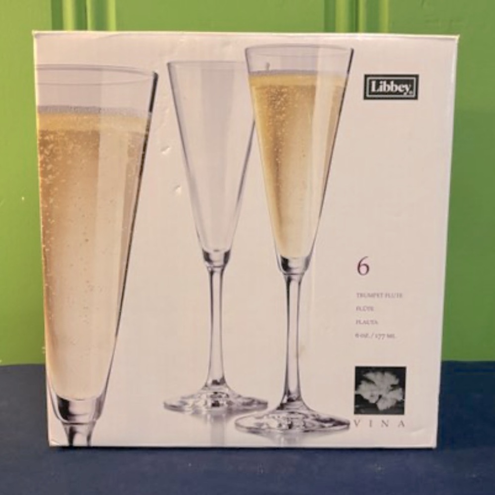 NEW! Libbey “Vina” Trumpet champagne flutes (6)